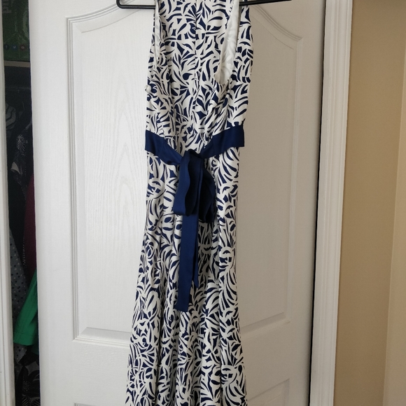 Stunning silk twill Ann Taylor dress, size 12 - Picture 4 of 8